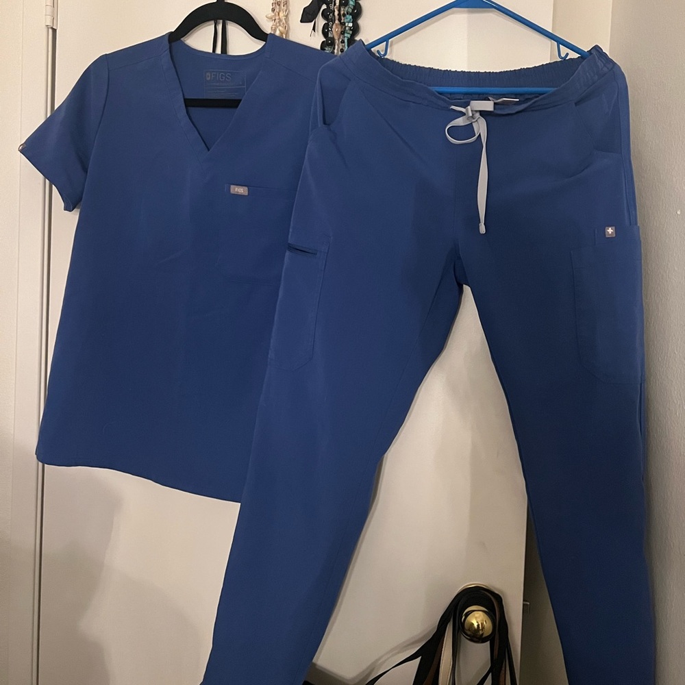 Figs womens scrubs small top and small Yola skinny regular length